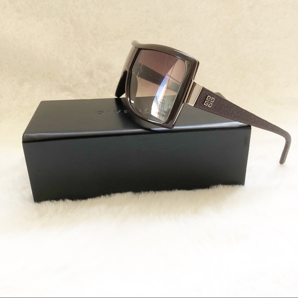 ♦️FINAL SALE♦️ GIVENCHY SUNGLASSES 💯AUTHENTIC - Picture 3 of 8